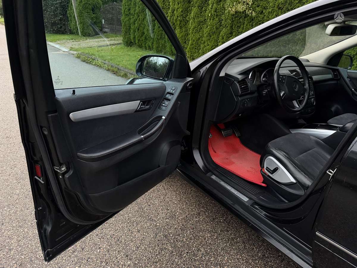 Mercedes-Benz R320 2009 — photo 16