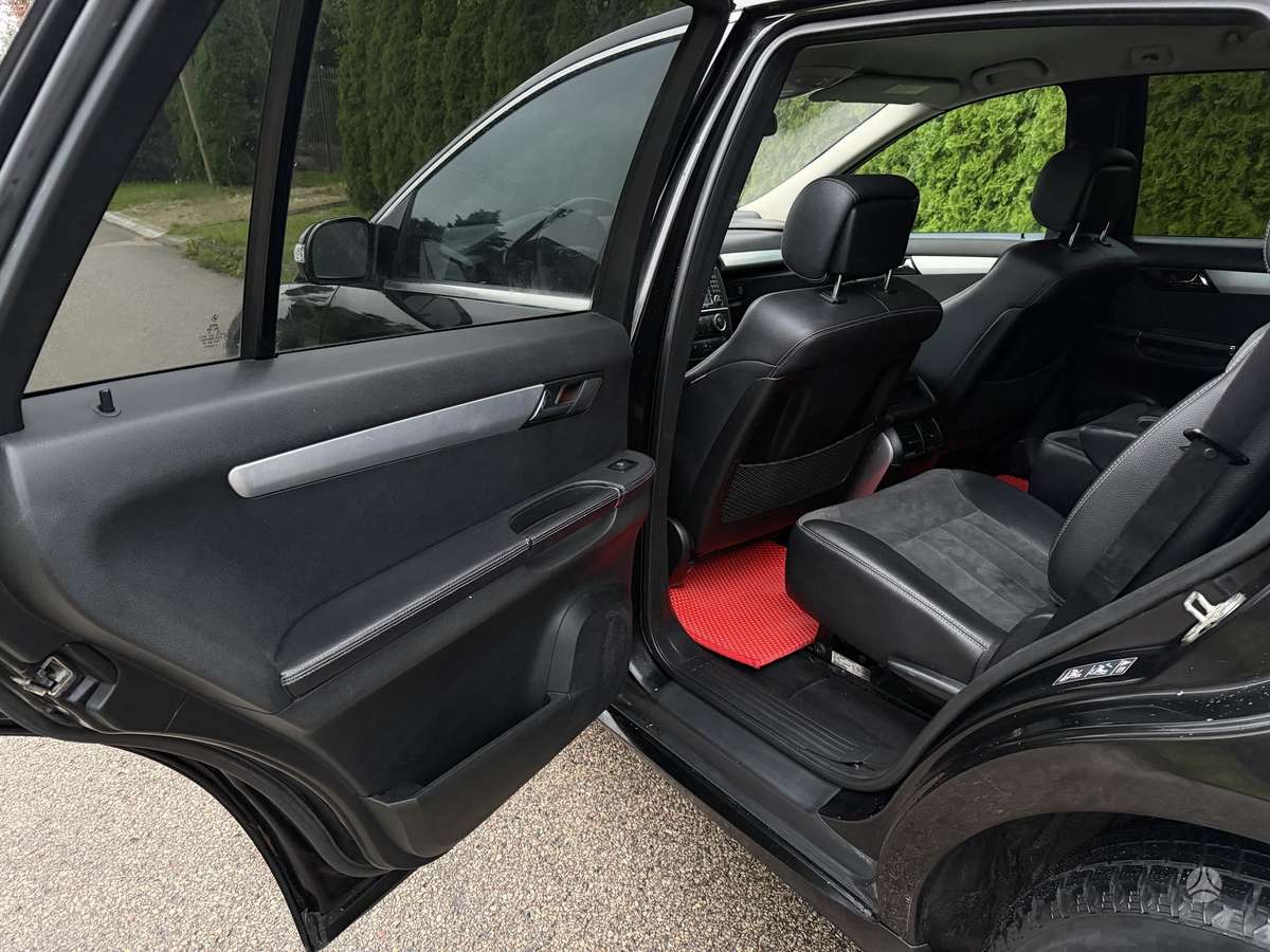 Mercedes-Benz R320 2009 — photo 18
