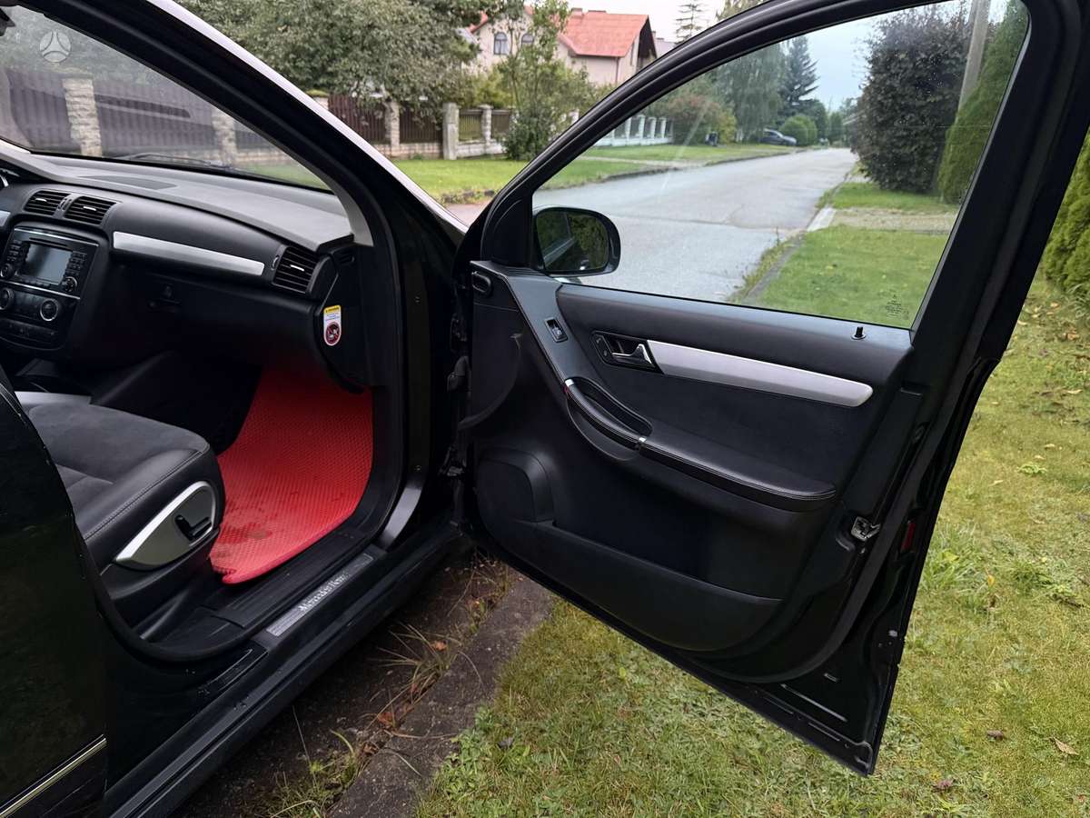 Mercedes-Benz R320 2009 — photo 24