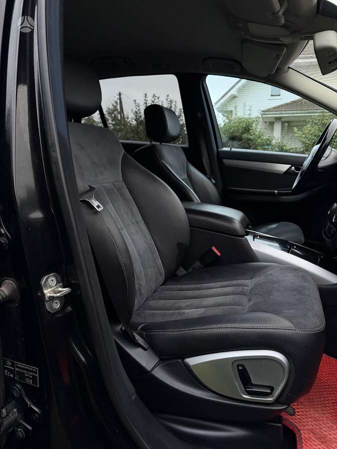 Mercedes-Benz R320 2009 — photo 25
