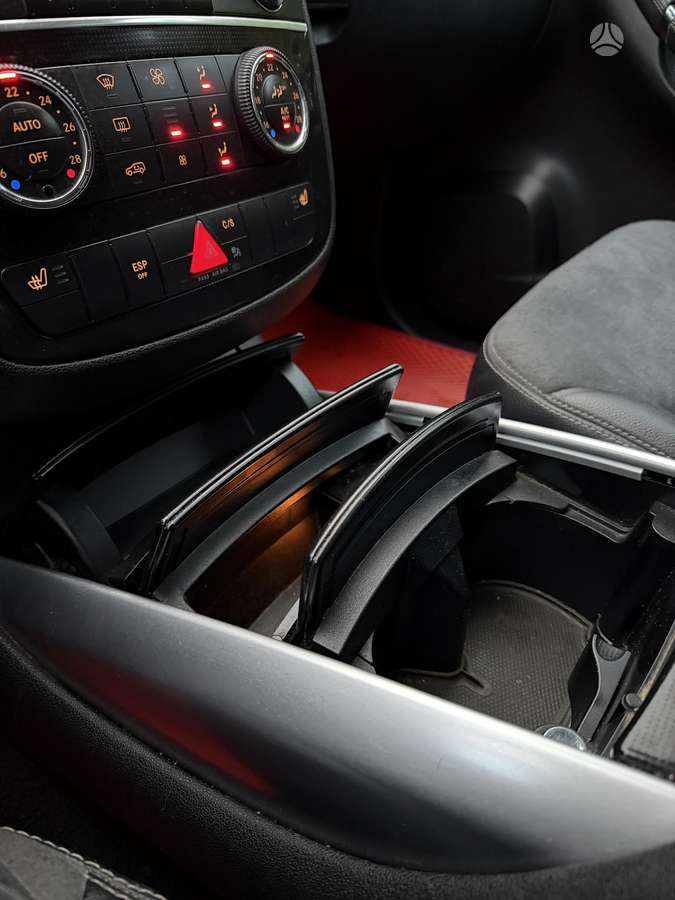 Mercedes-Benz R320 2009 — photo 29