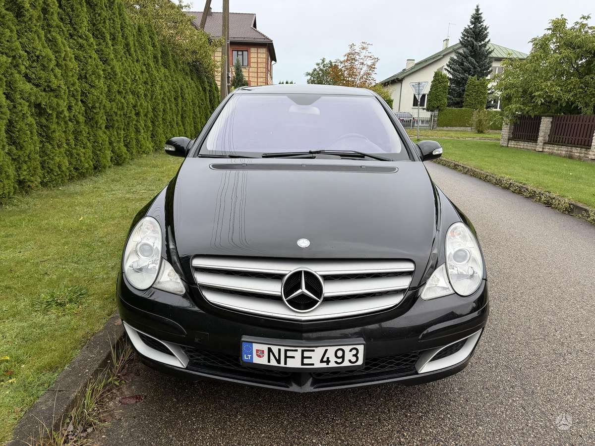 Mercedes-Benz R320 2009 — interior