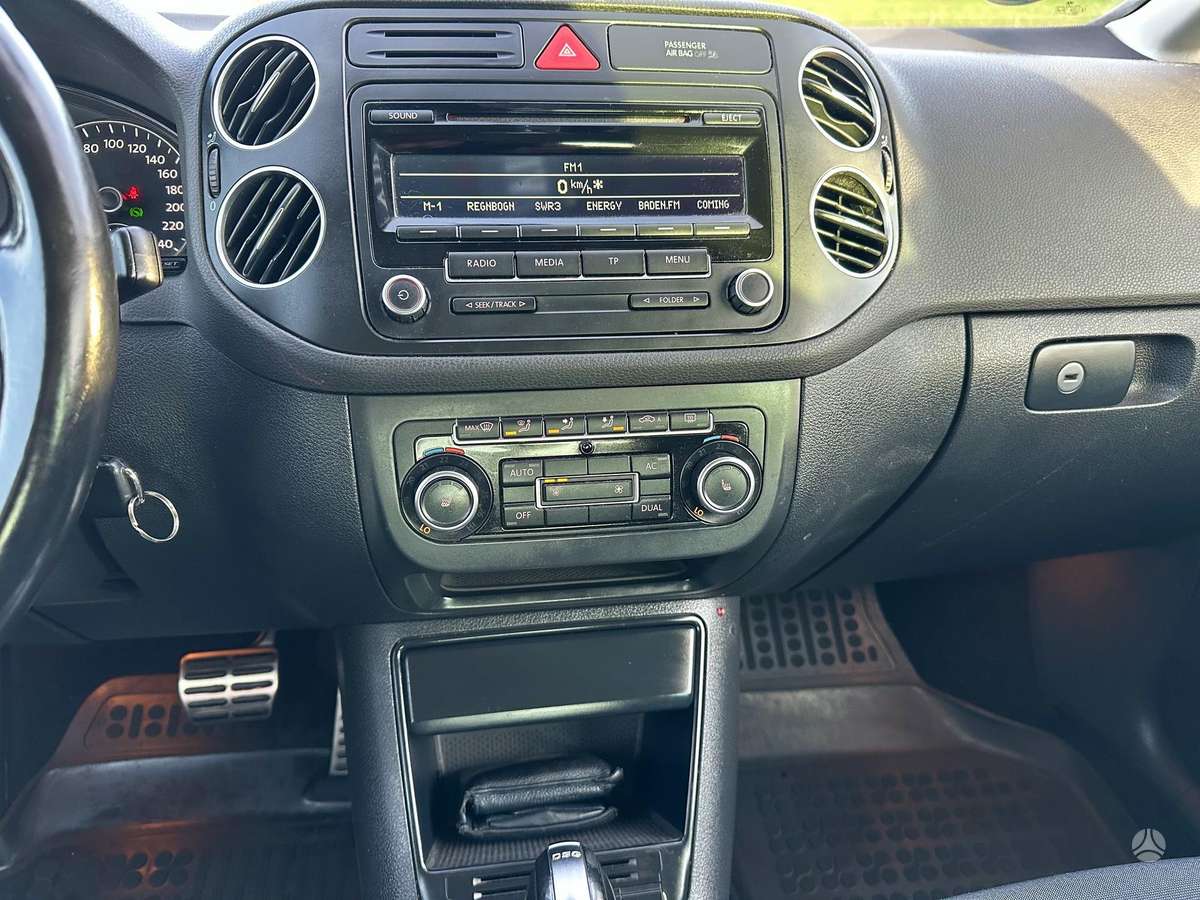 Volkswagen Golf 2012 — photo 13