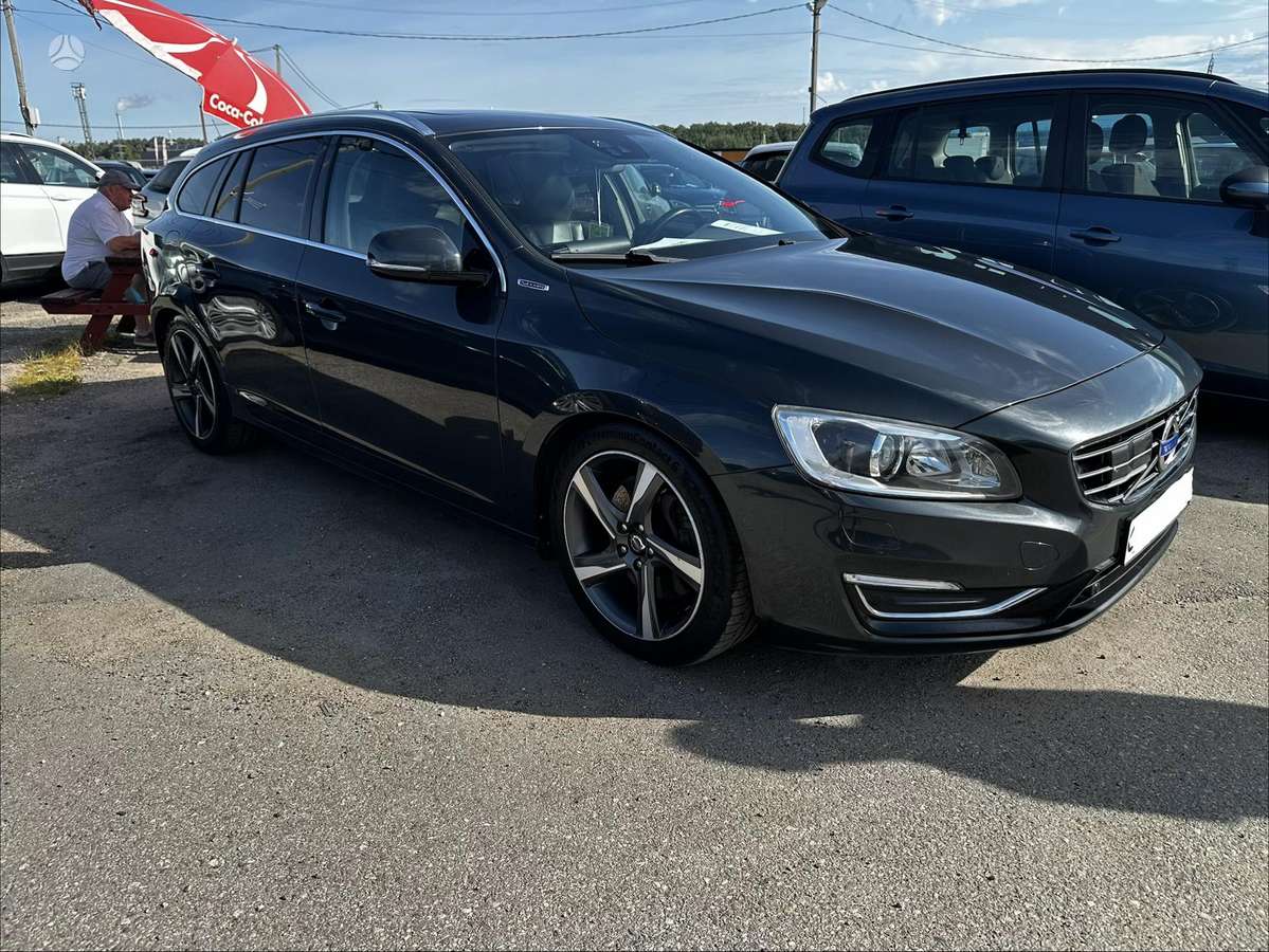 Volvo V60 2013 — вигляд ззаду