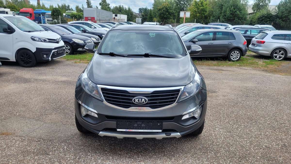 Kia Sportage 2013 — interior