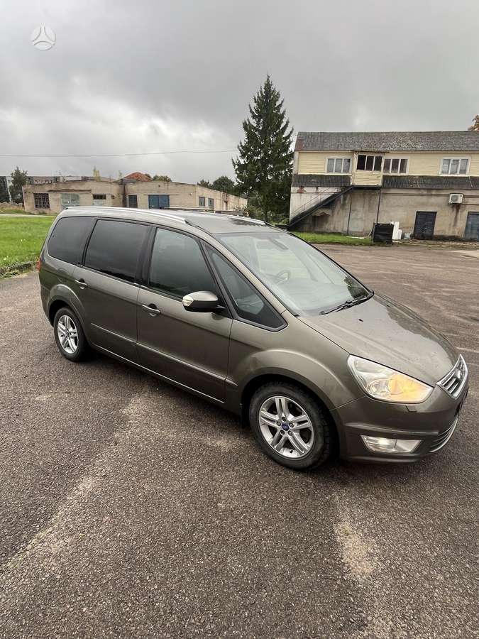Ford Galaxy 2010 — interior