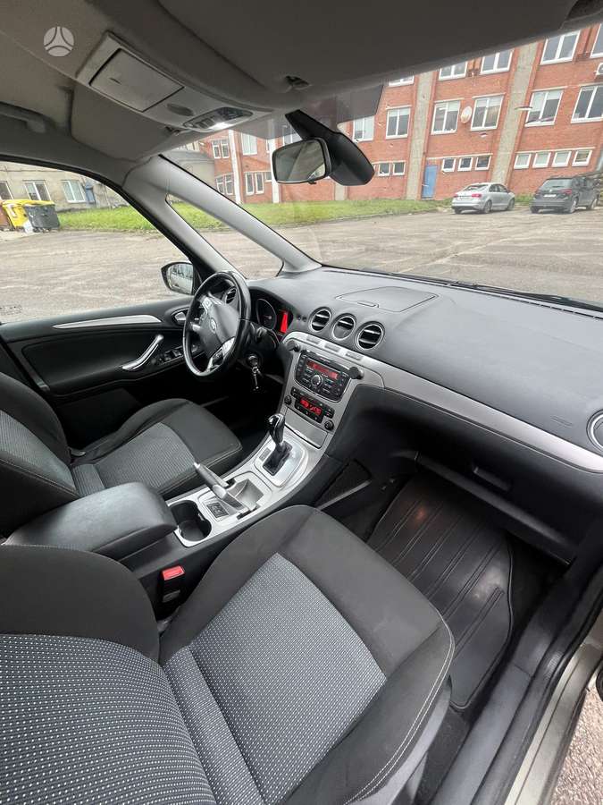 Ford Galaxy 2010 — photo 7
