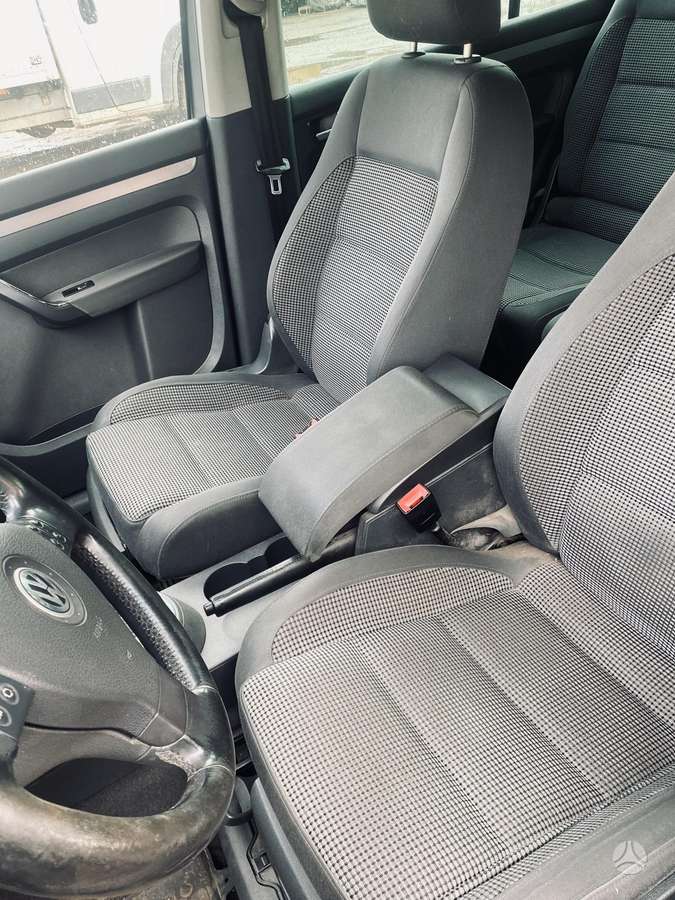 Volkswagen Touran 2004 — photo 11