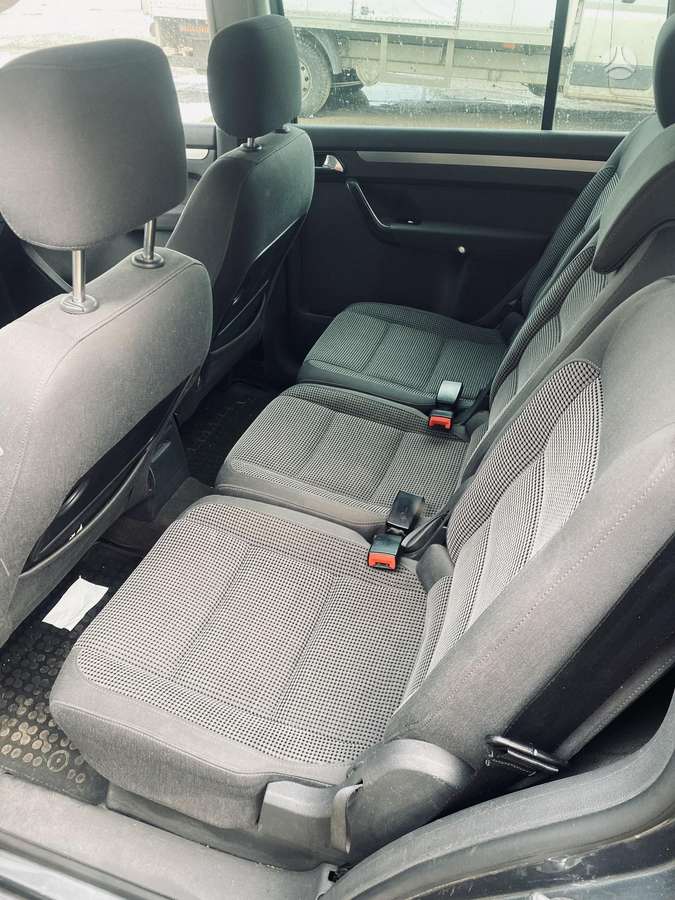 Volkswagen Touran 2004 — photo 12