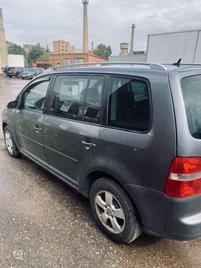 Volkswagen Touran 2004 — photo 7
