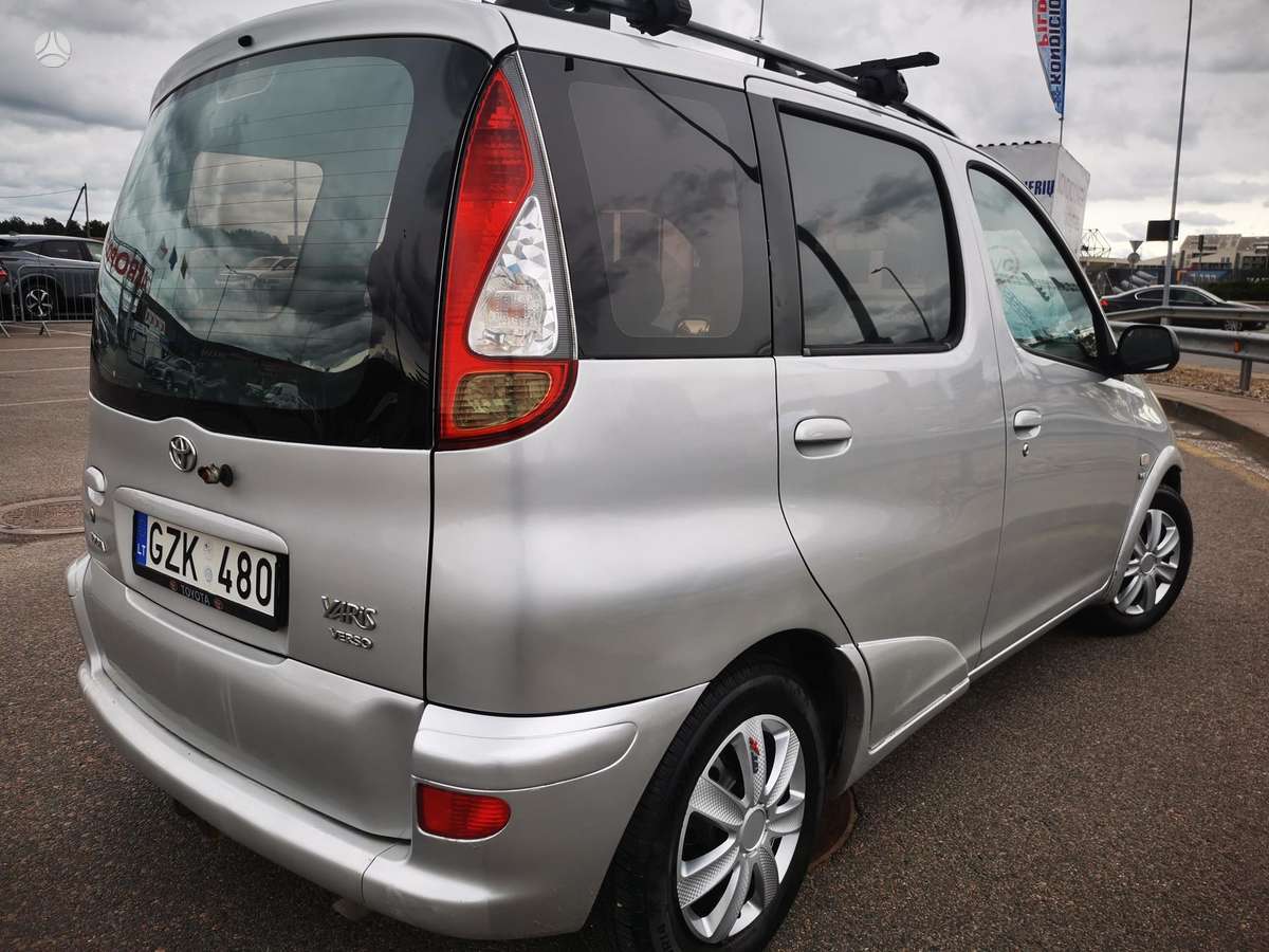 Toyota Yaris, 2005