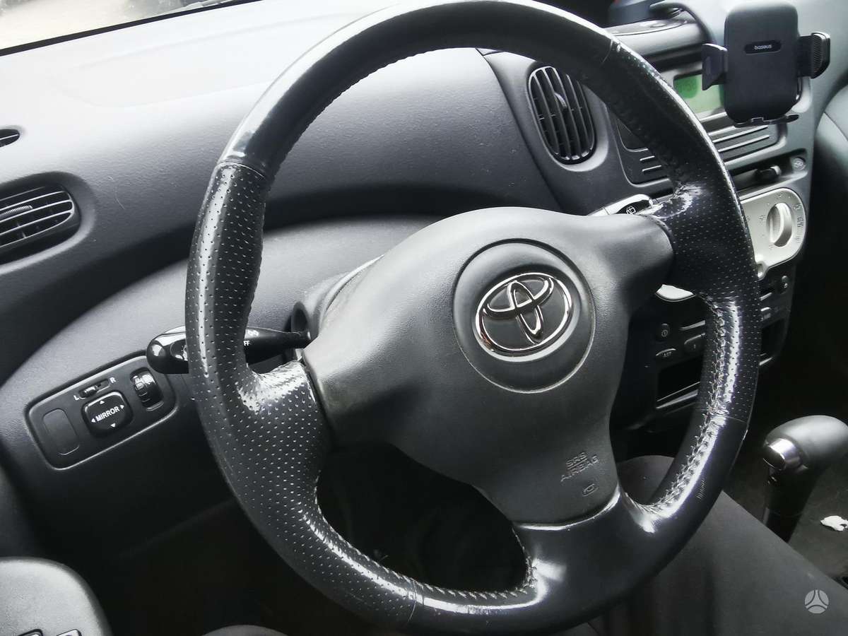 Toyota Yaris 2005 — photo 19