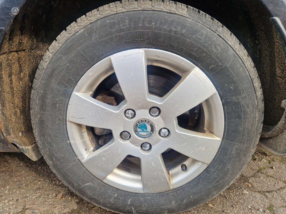 Skoda Octavia 2011 — photo 17