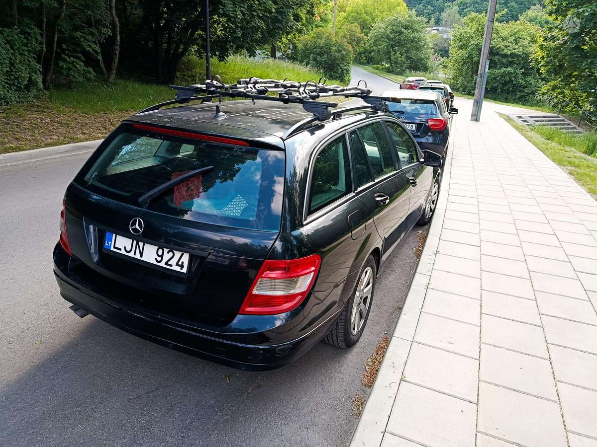 Mercedes-Benz C200 2010 — engine 2148 cm³, 136 HP (100kW)