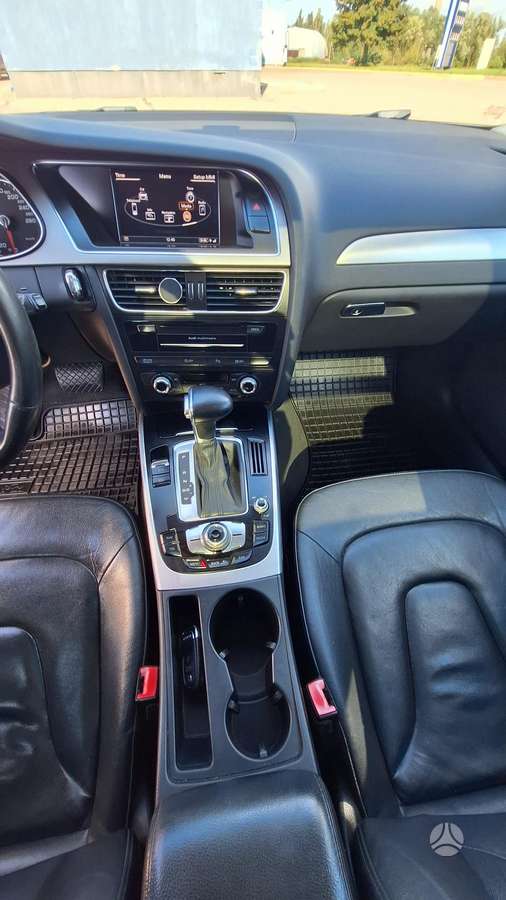 Audi A4 2012 — photo 16