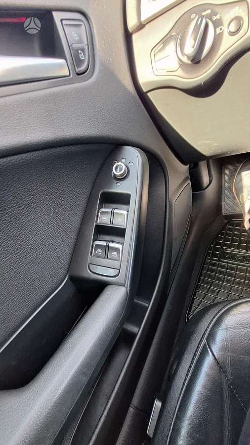 Audi A4 2012 — photo 17