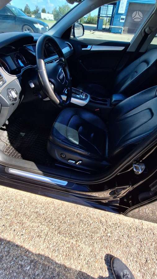Audi A4 2012 — photo 8
