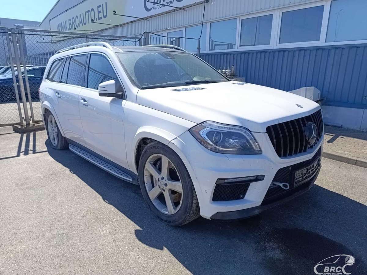 Mercedes-Benz GL350 2015 — двигун 2987 cm³, 243 HP (179kW)