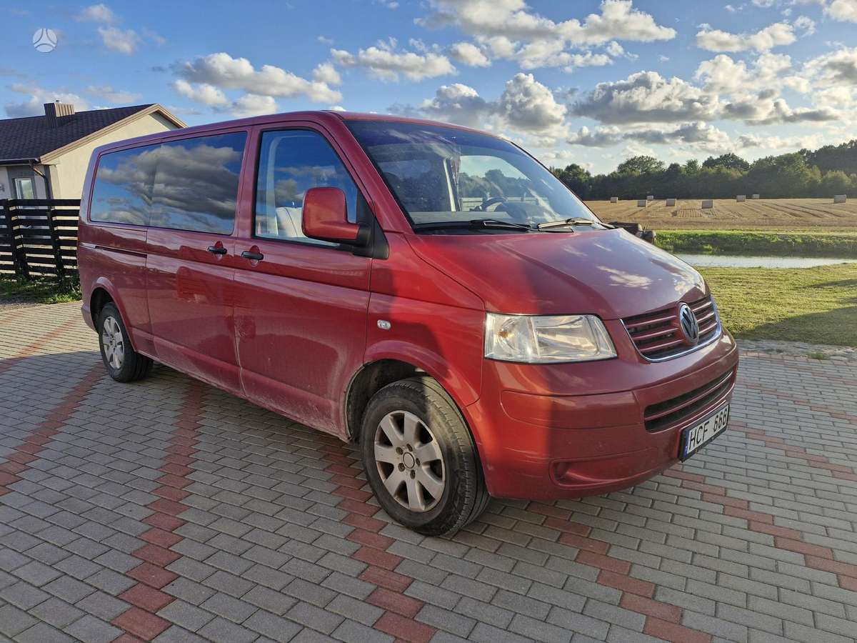 Volkswagen Multivan 2006 — вигляд ззаду