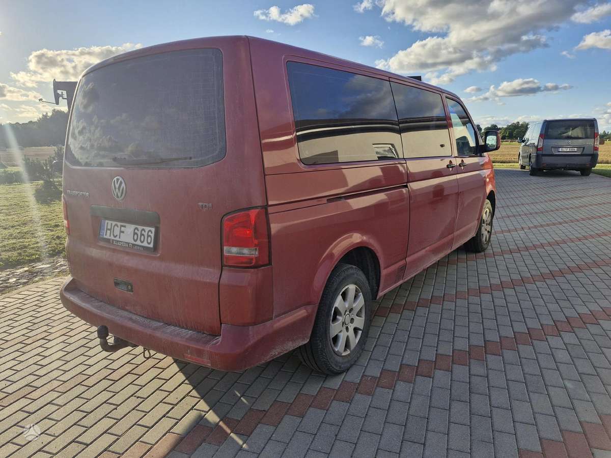 Volkswagen Multivan 2006 — салон