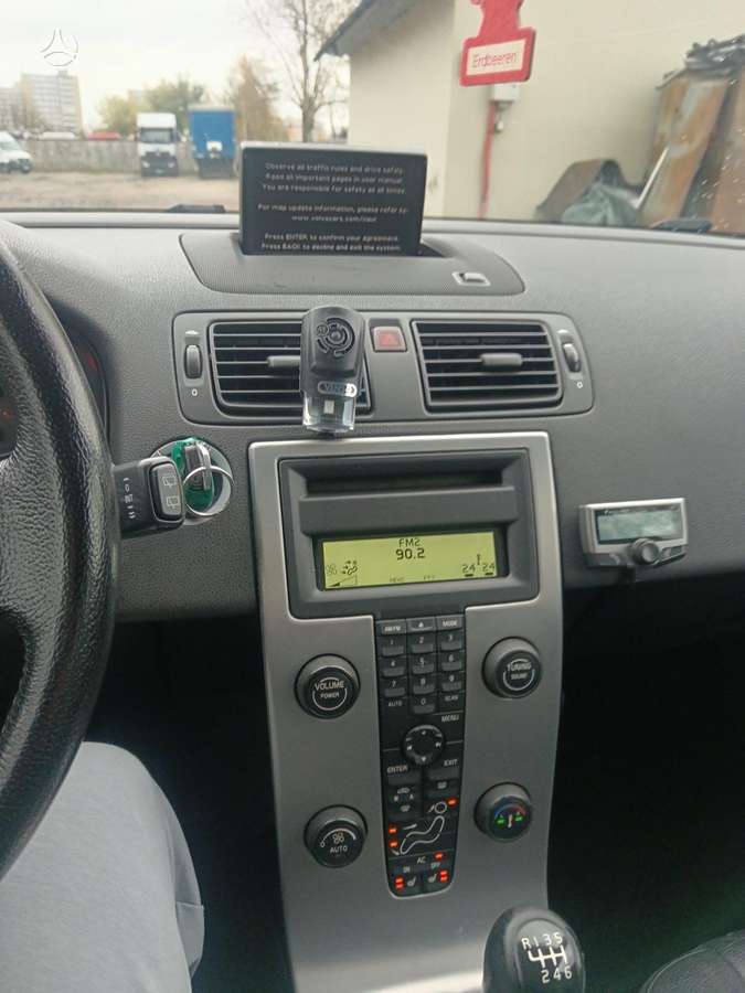 Volvo V50 2007 — engine 2000 cm³, 136 HP (100kW)