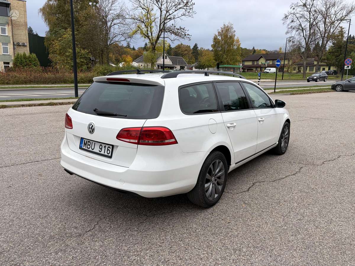 Volkswagen Passat 2011 — двигун 1968 cm³, 140 HP (103kW)