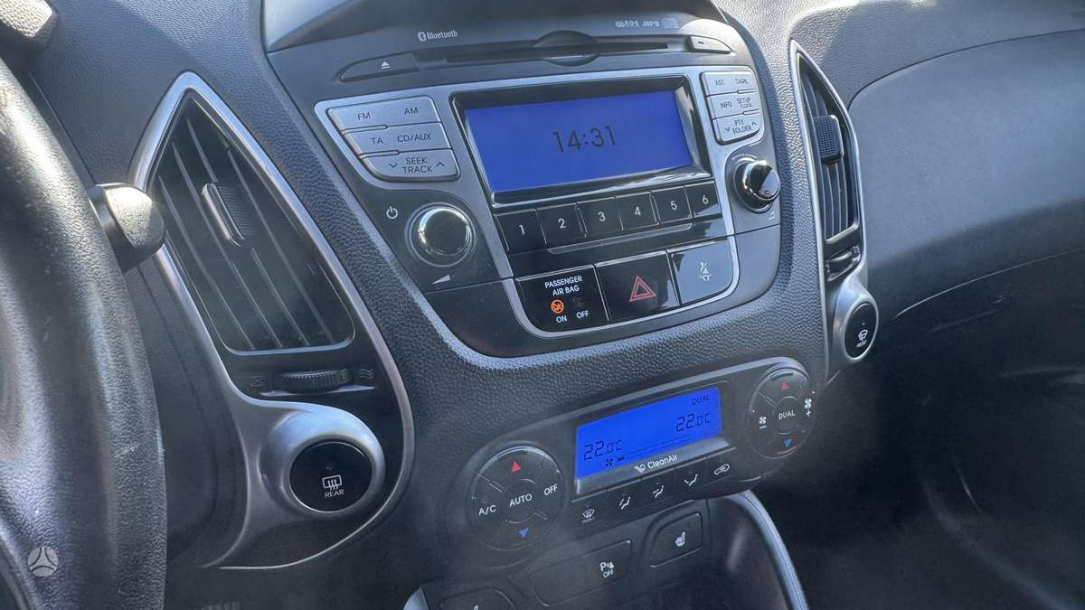 Hyundai ix35 2011 — photo 10