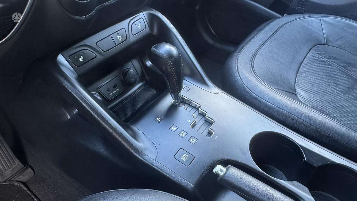 Hyundai ix35 2011 — photo 9