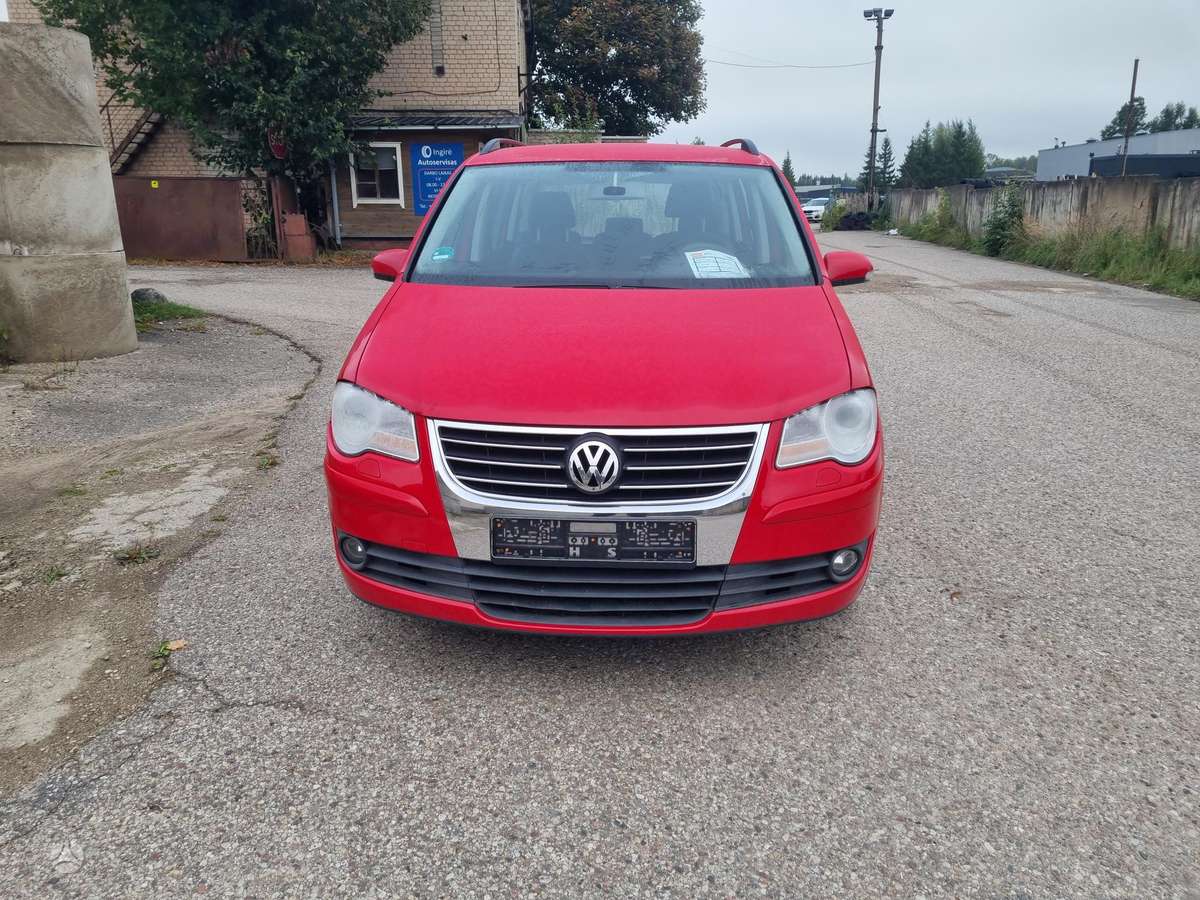 Volkswagen Touran 2007 — rear view