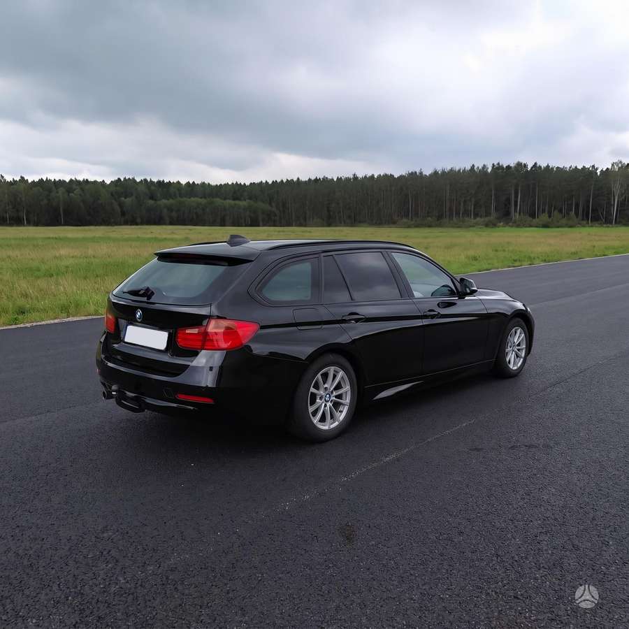 BMW 320 2013 — interior