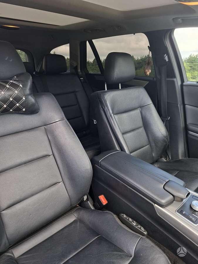 Mercedes-Benz E300 2011 — photo 10