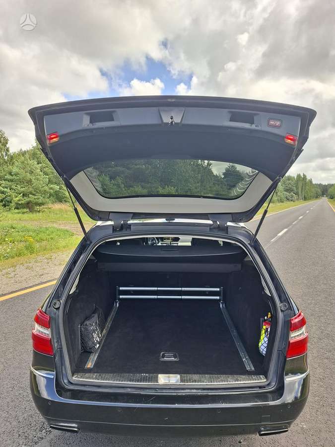 Mercedes-Benz E300 2011 — photo 5