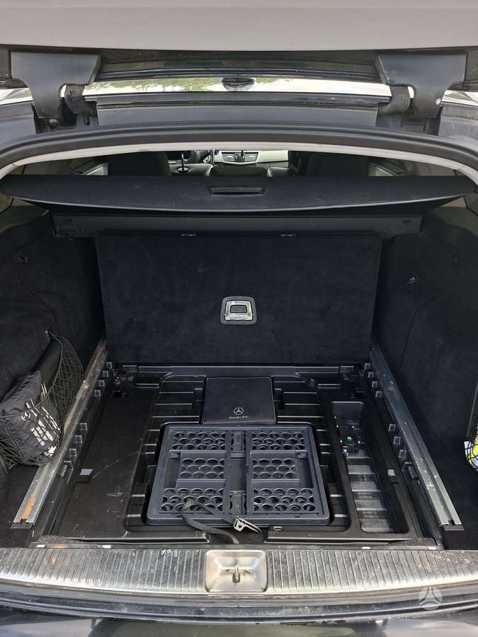 Mercedes-Benz E300 2011 — photo 6