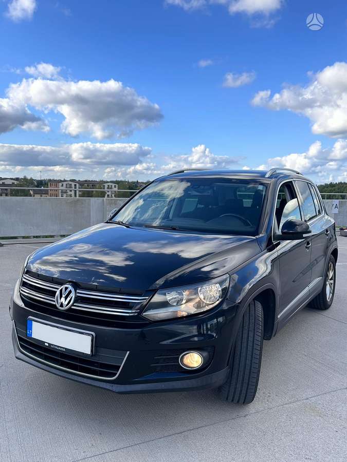 Volkswagen Tiguan 2011 — салон