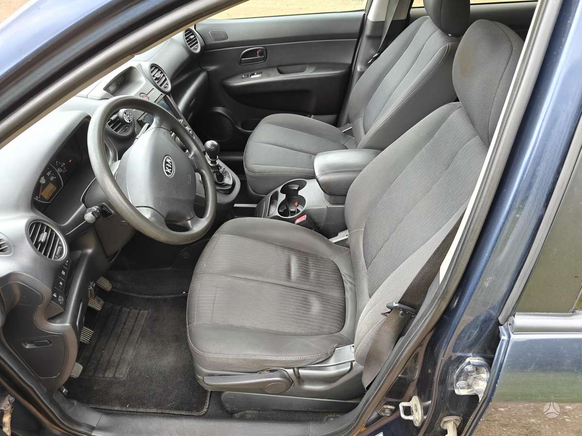 Kia Carens 2007 — photo 12