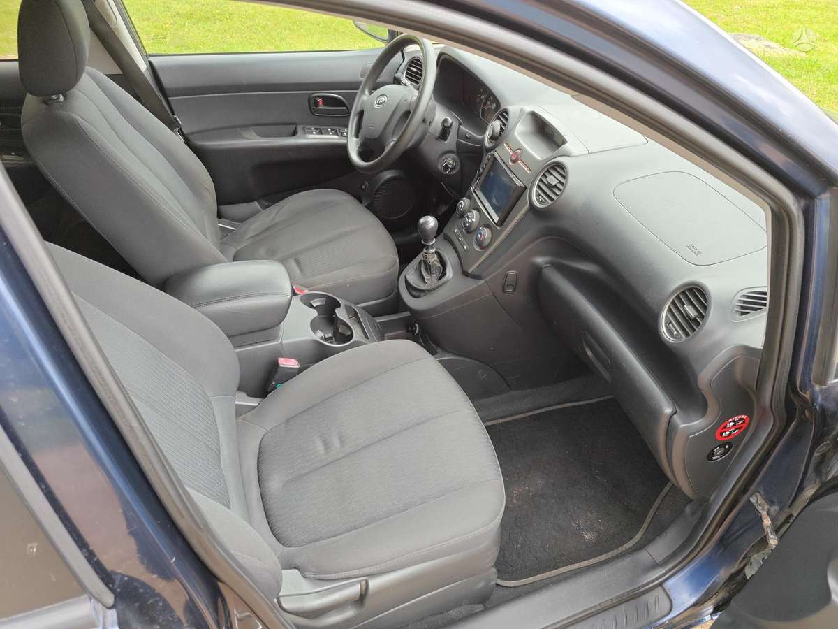 Kia Carens 2007 — photo 13