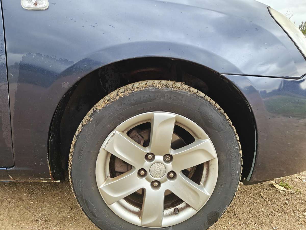 Kia Carens 2007 — photo 9