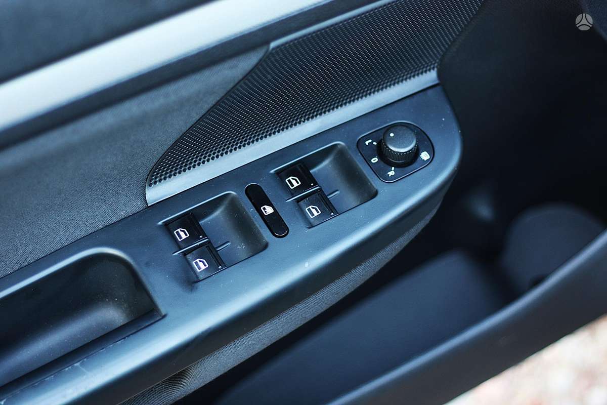 Volkswagen Golf 2012 — photo 17