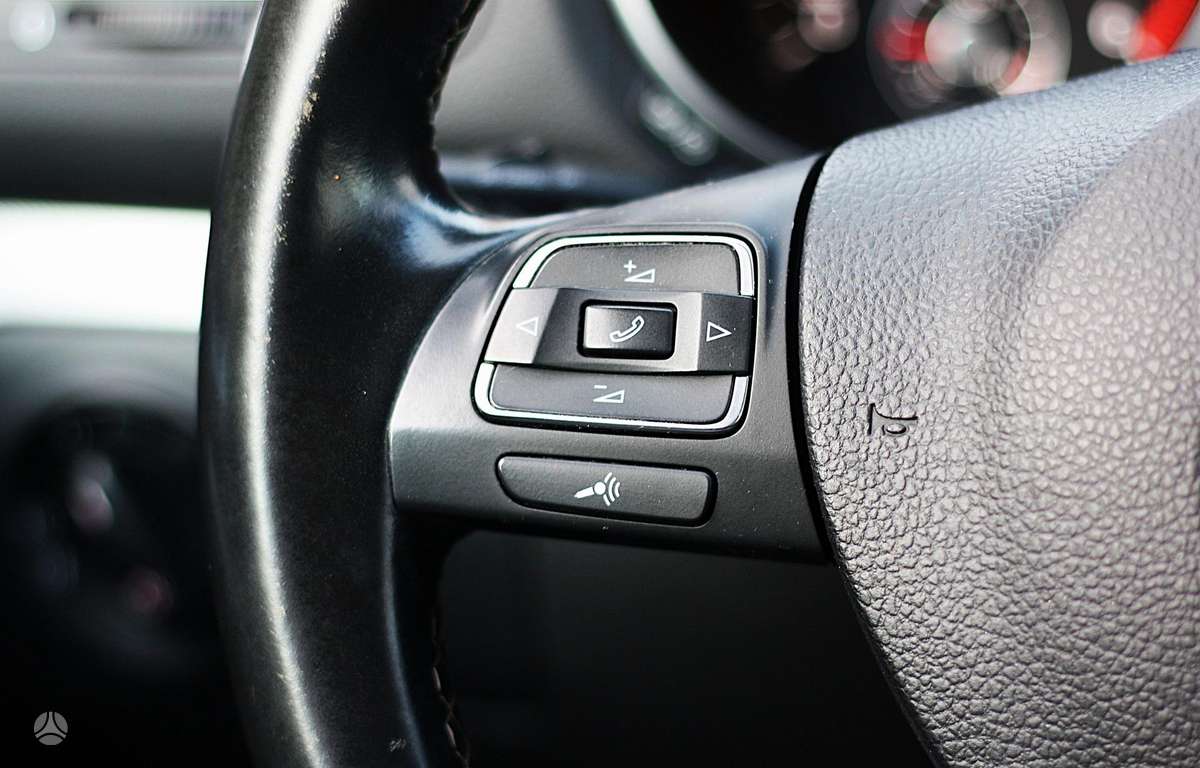 Volkswagen Golf 2012 — photo 26