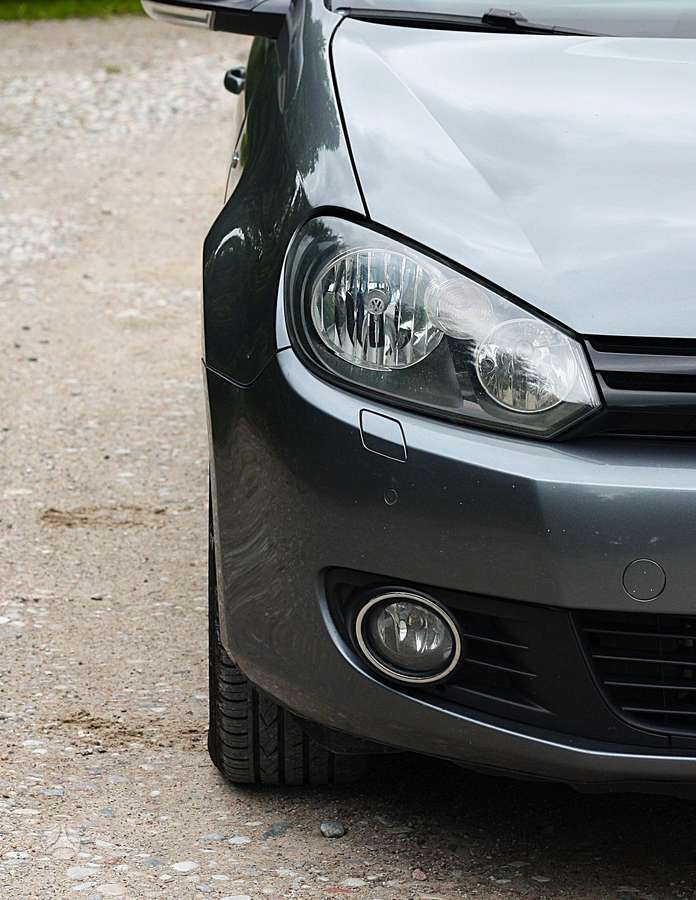 Volkswagen Golf 2012 — interior