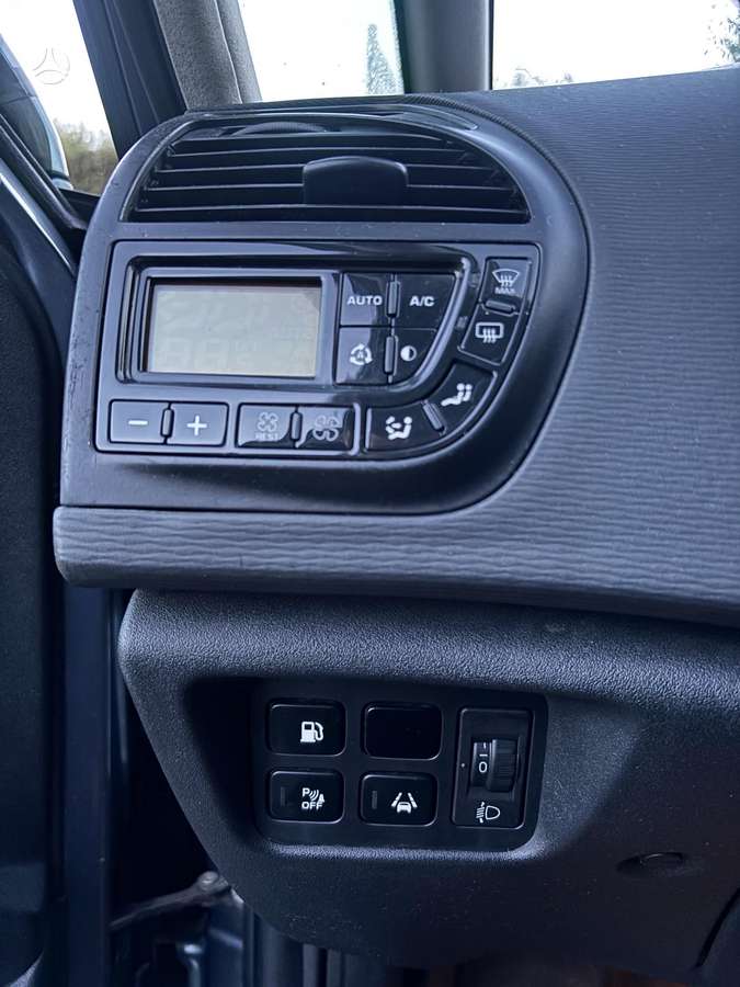 Citroen C4 2007 — photo 18
