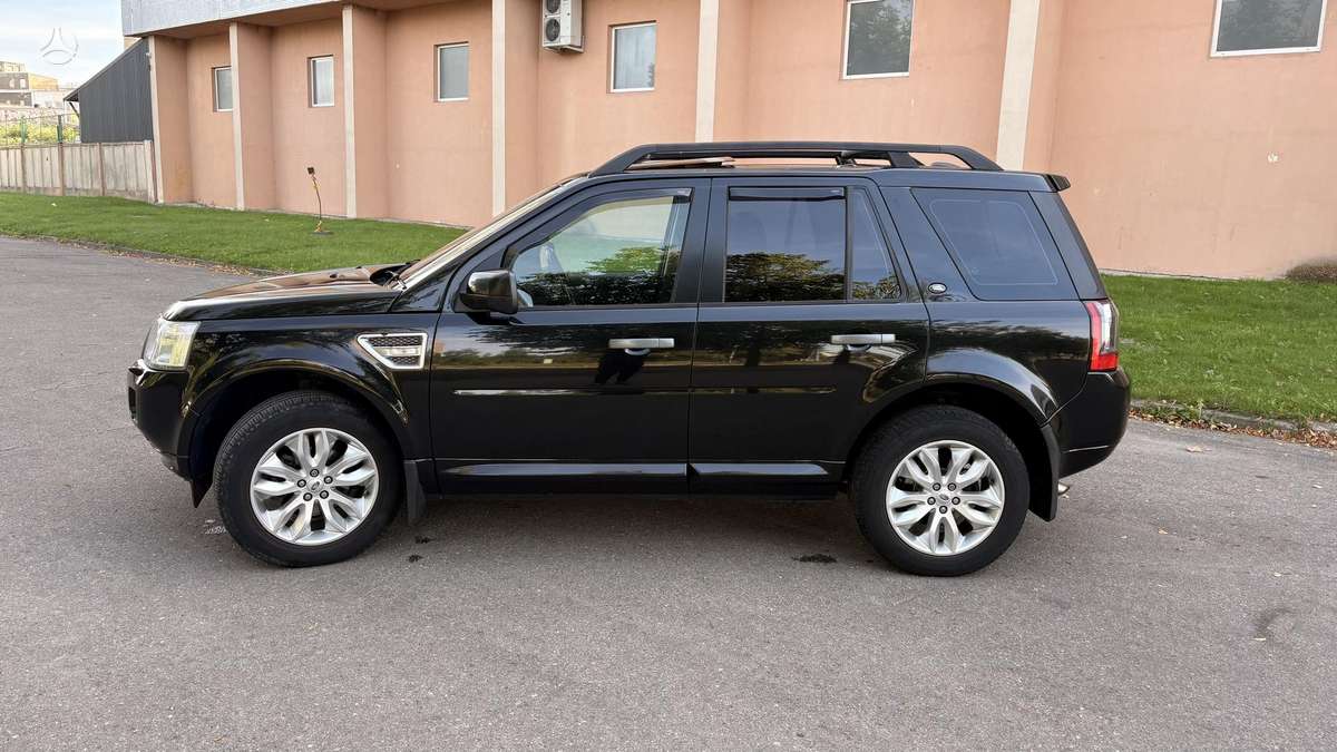 Land Rover 2011 — двигун 2200 cm³