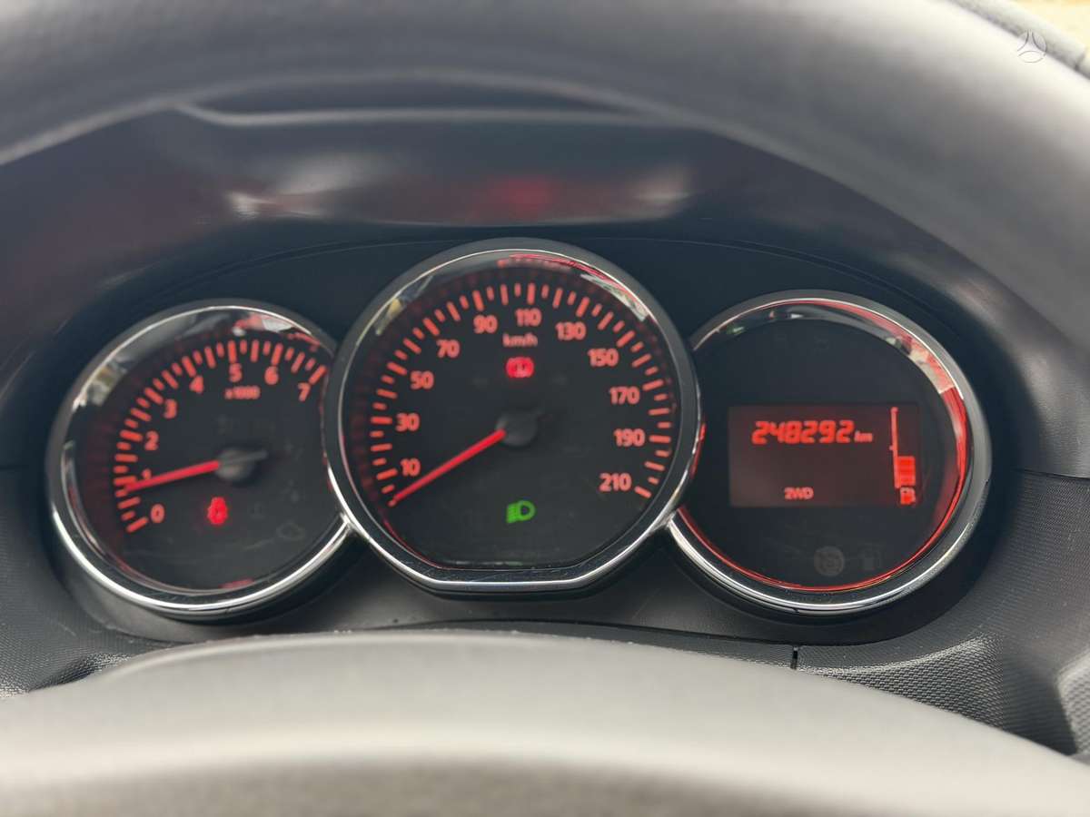 Dacia Duster 2015 — photo 11