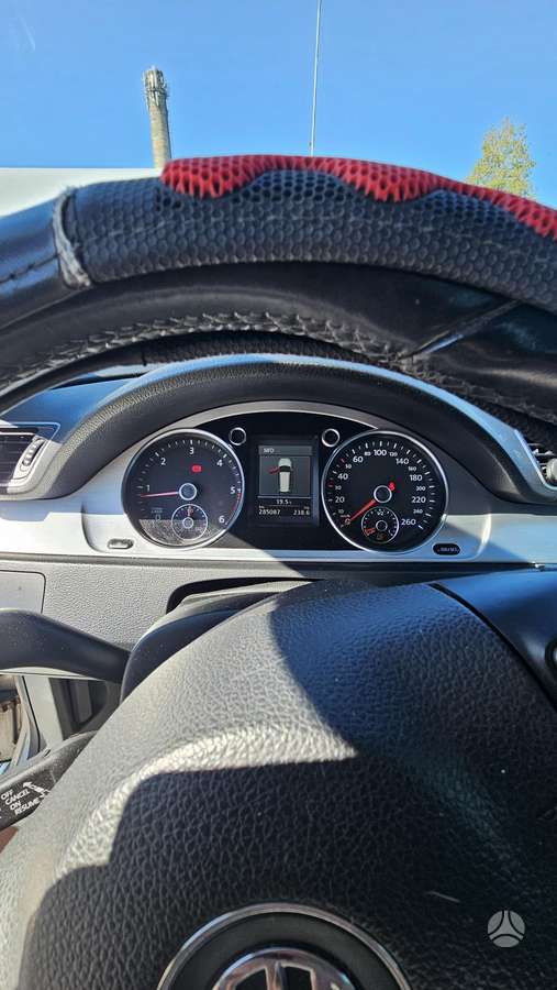 Volkswagen Passat 2012 — photo 6