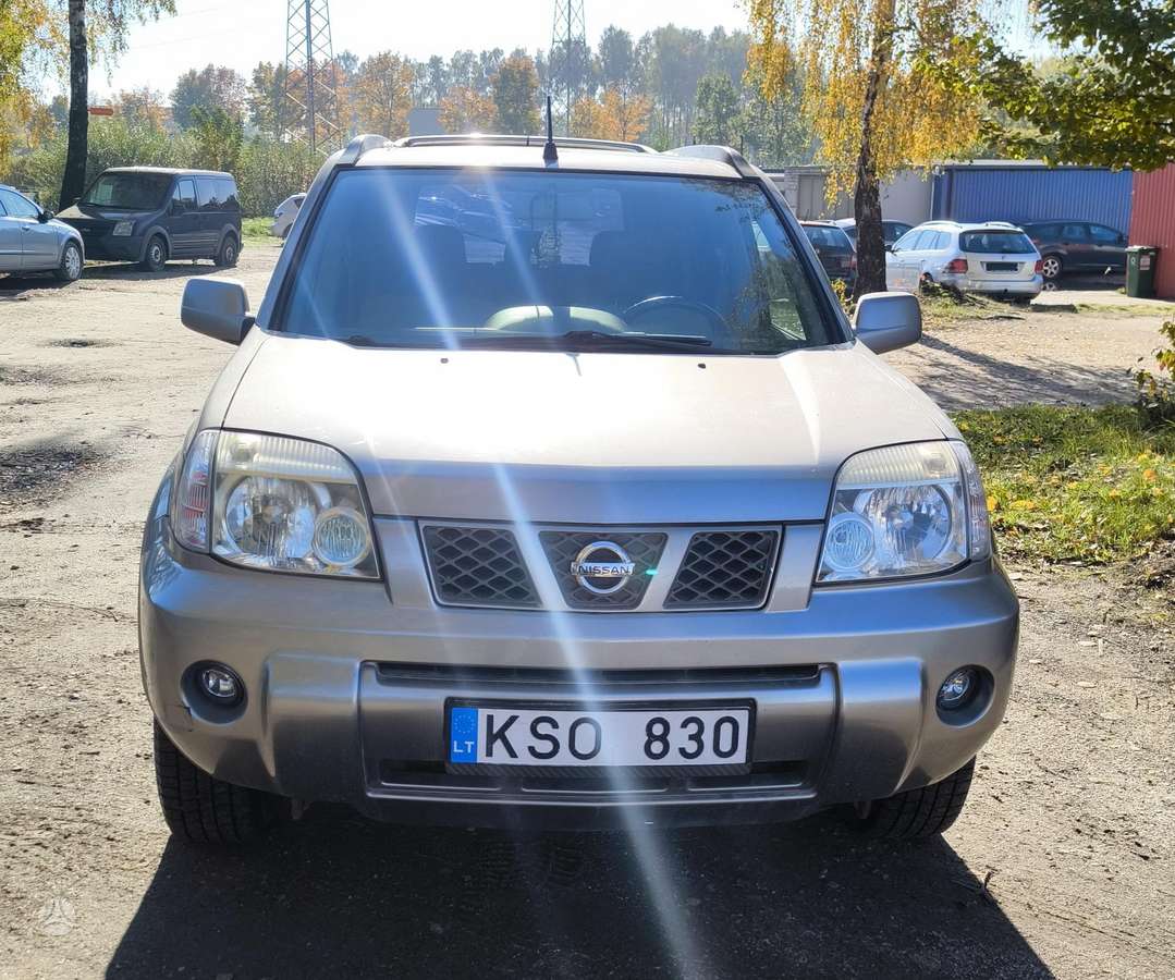 Nissan X-Trail 2006 — interior
