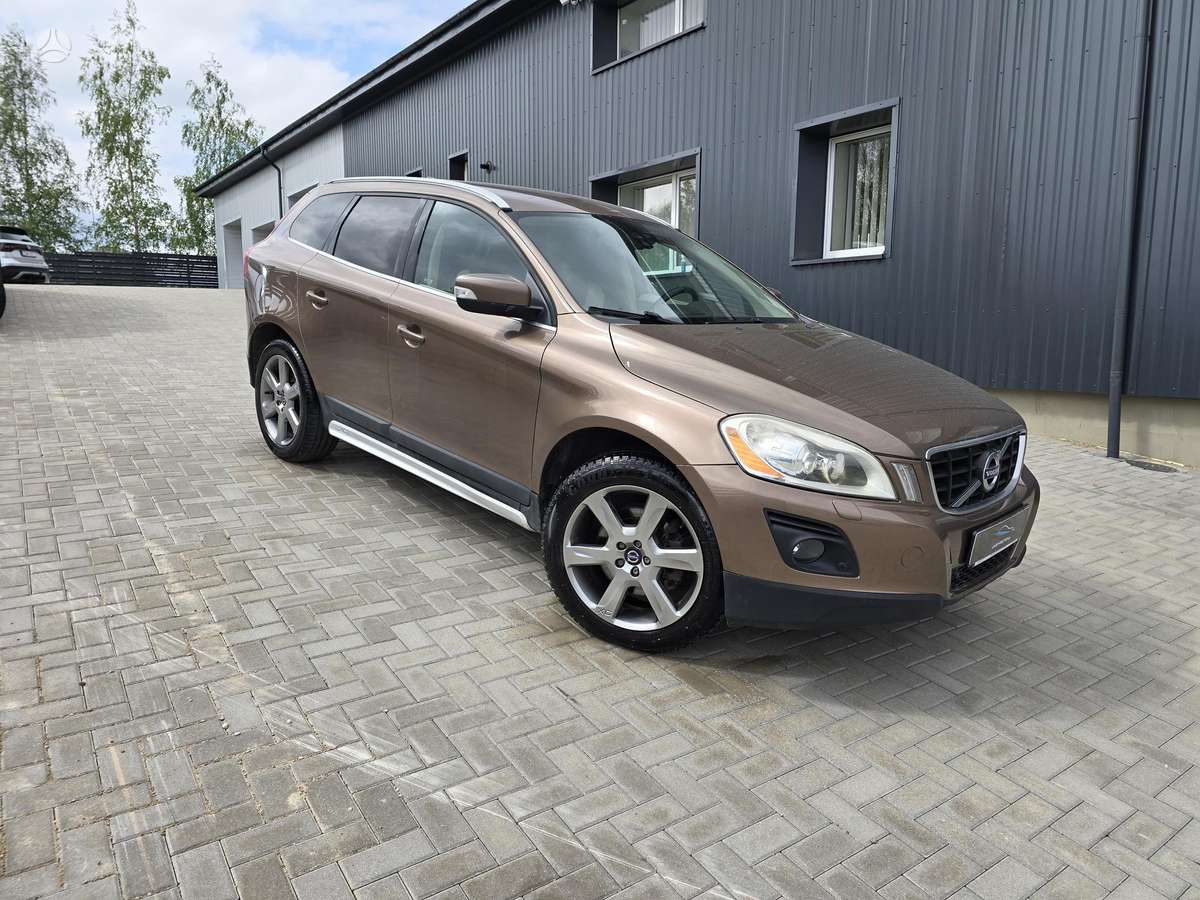 Volvo XC60 2009 — rear view