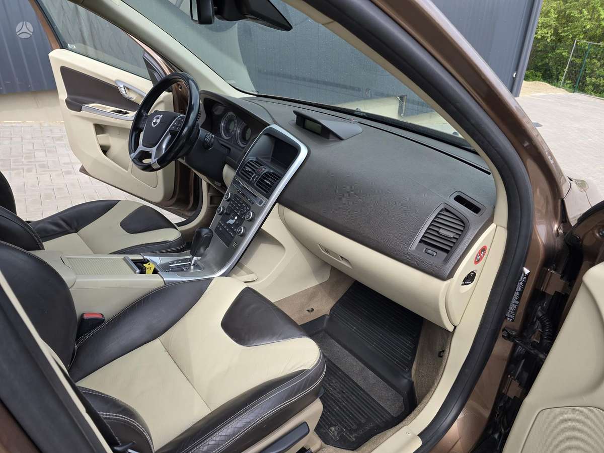 Volvo XC60 2009 — photo 26