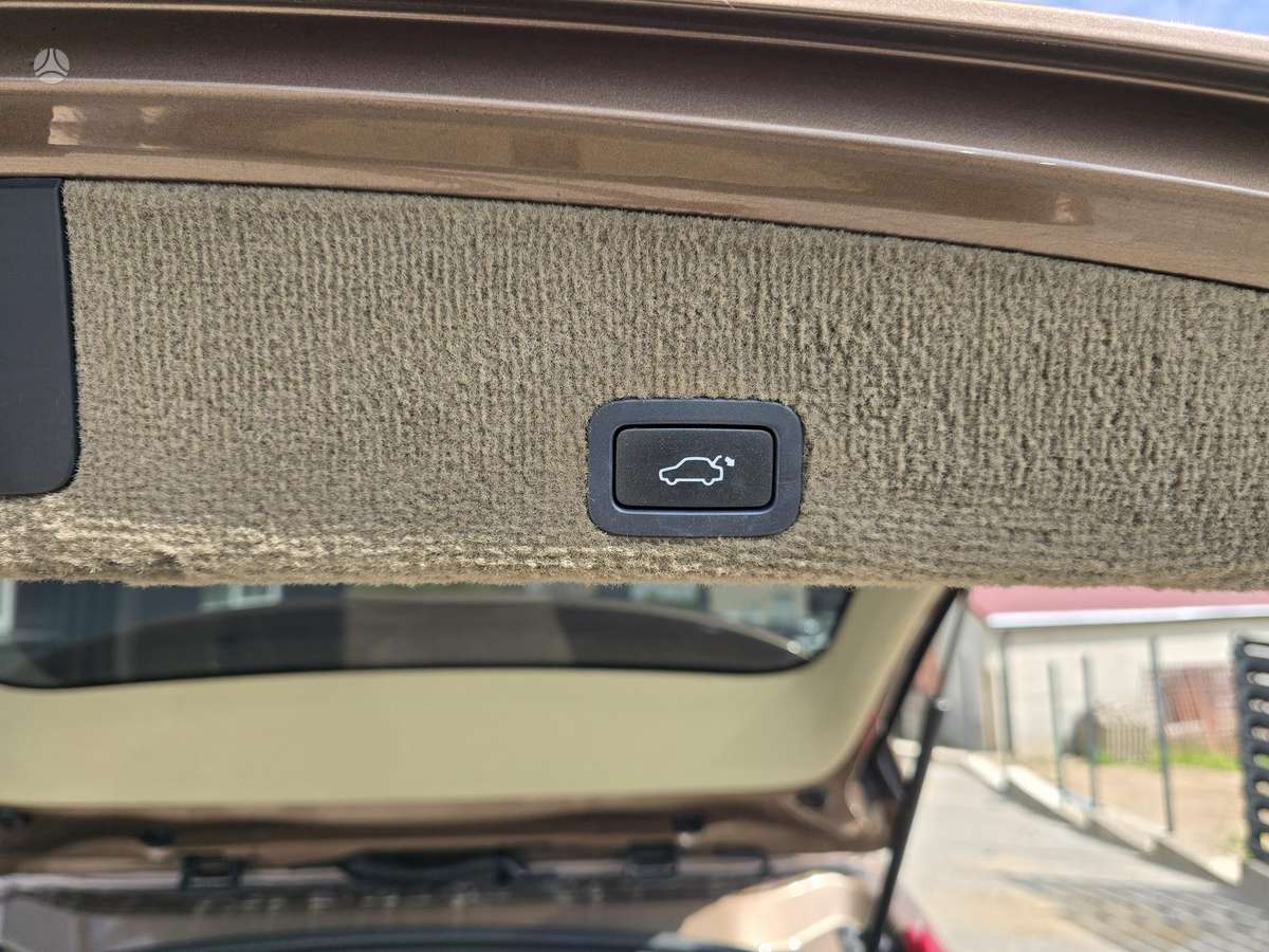 Volvo XC60 2009 — photo 30