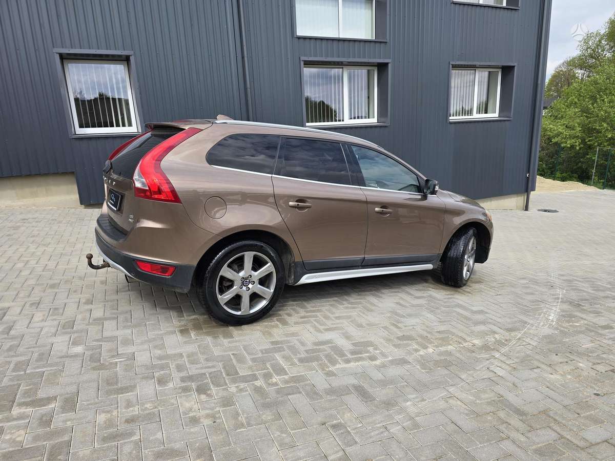Volvo XC60 2009 — photo 8