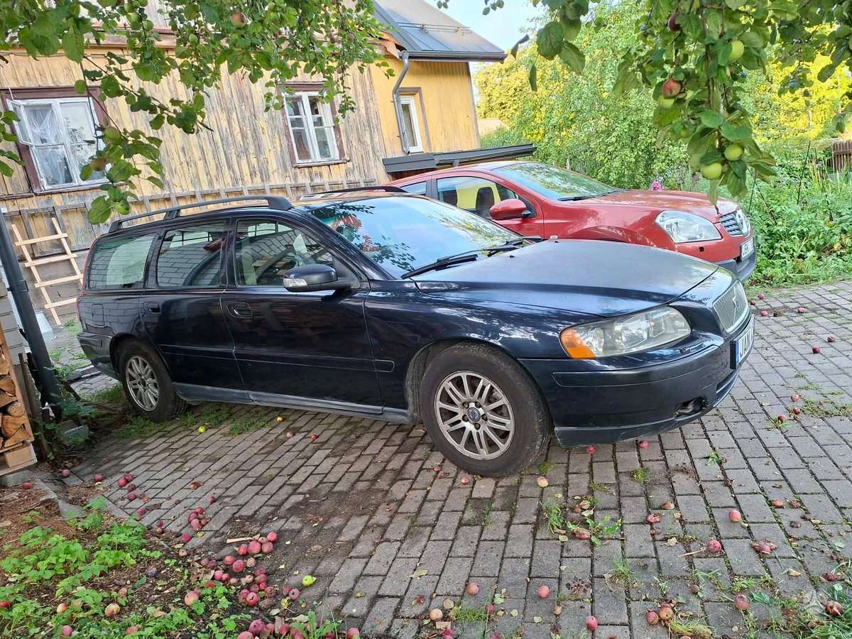 Volvo V70 2008 — вигляд ззаду